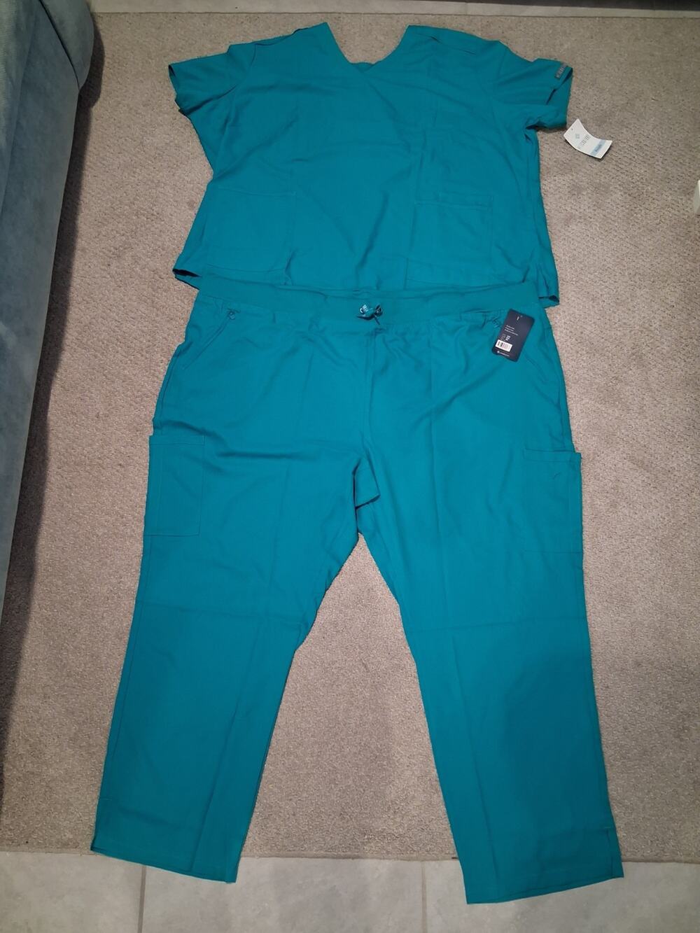 Med Couture Insight Scrub Top 5XL Teal Blue V-Neck 3-Pocket Women's NWT 2411